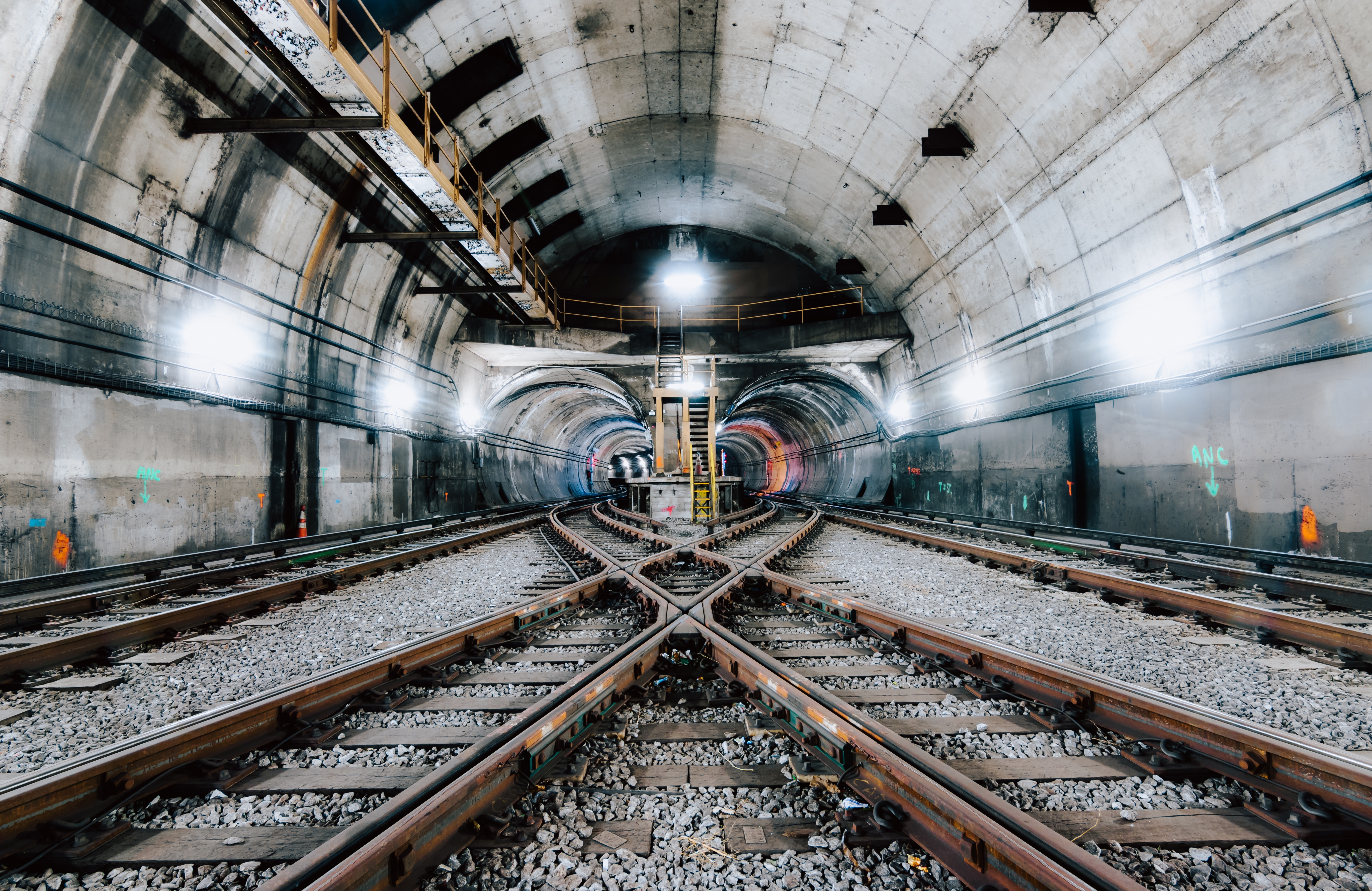 underground-tunnel-railway-new-york-city